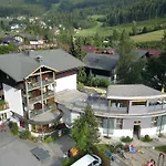 Szálloda Naturhotel Ortners Eschenhof Bad Kleinkirchheim