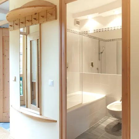 Отель Naturhotel Ortners Eschenhof Бад Кляйнкирххайм